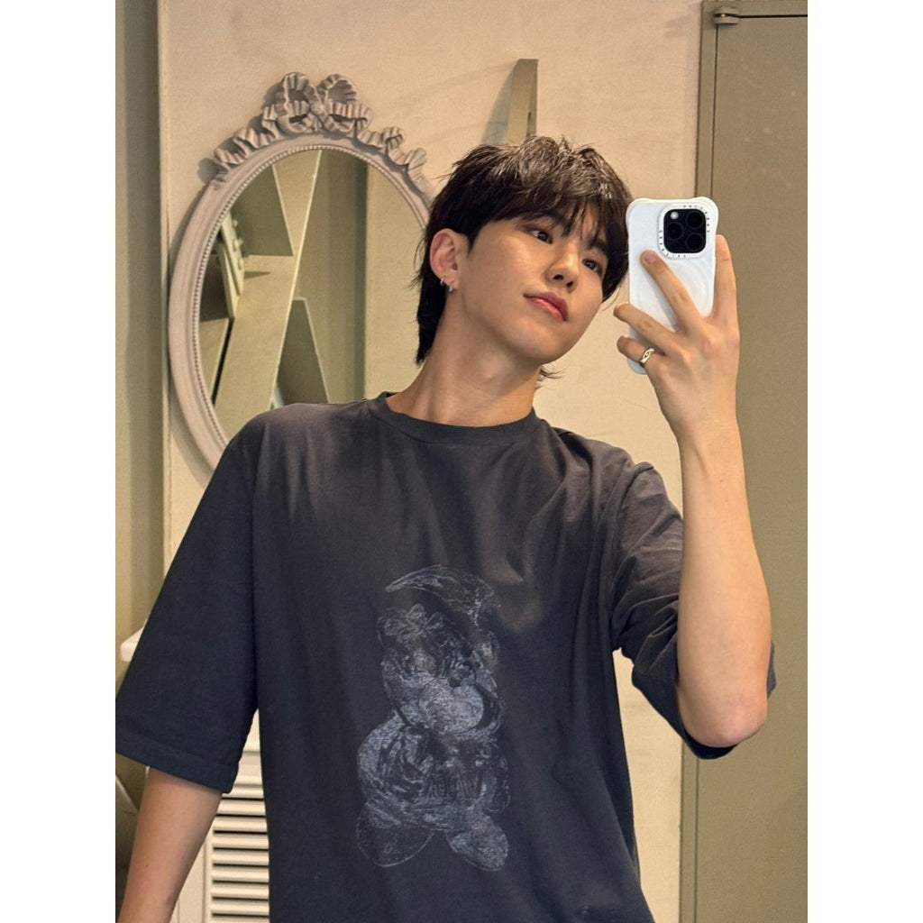 【SEVENTEEN ホシ】WE11DONE ブラック オーバーダイ Tシャツ - Palang ‐ KpopFashionStore